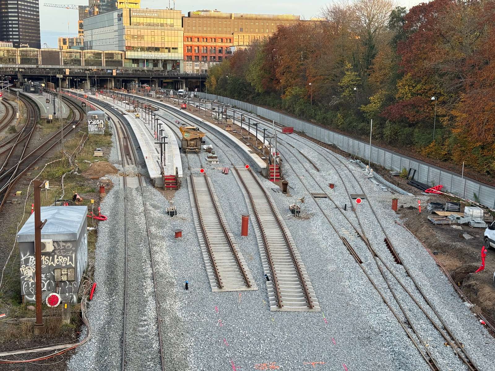 Sporene og perronerne ombygges i Banegraven