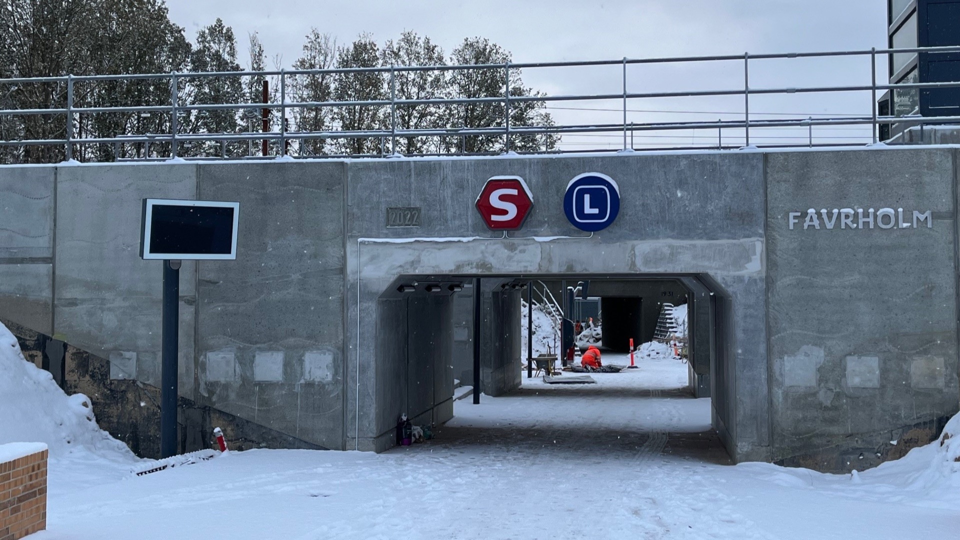 Favreholm station med sne