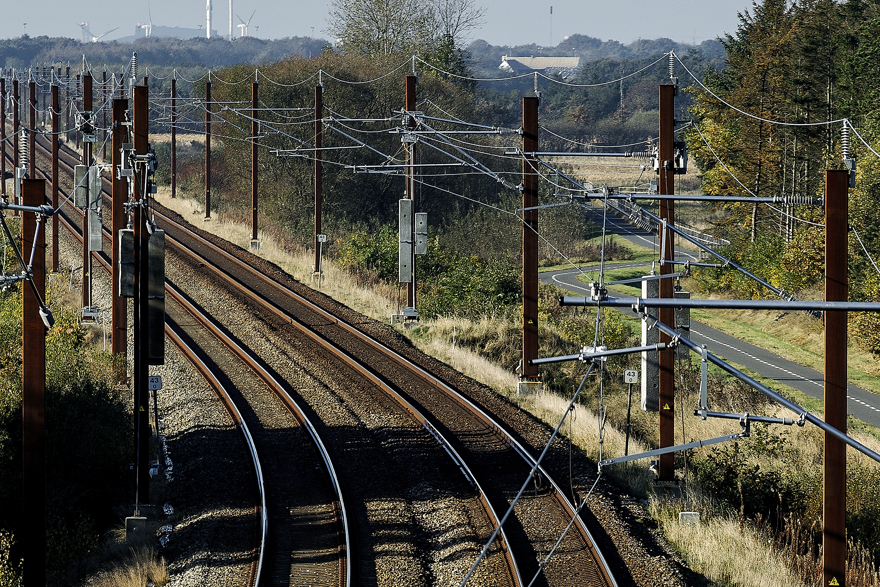 Banen med kørestrømsanlæg